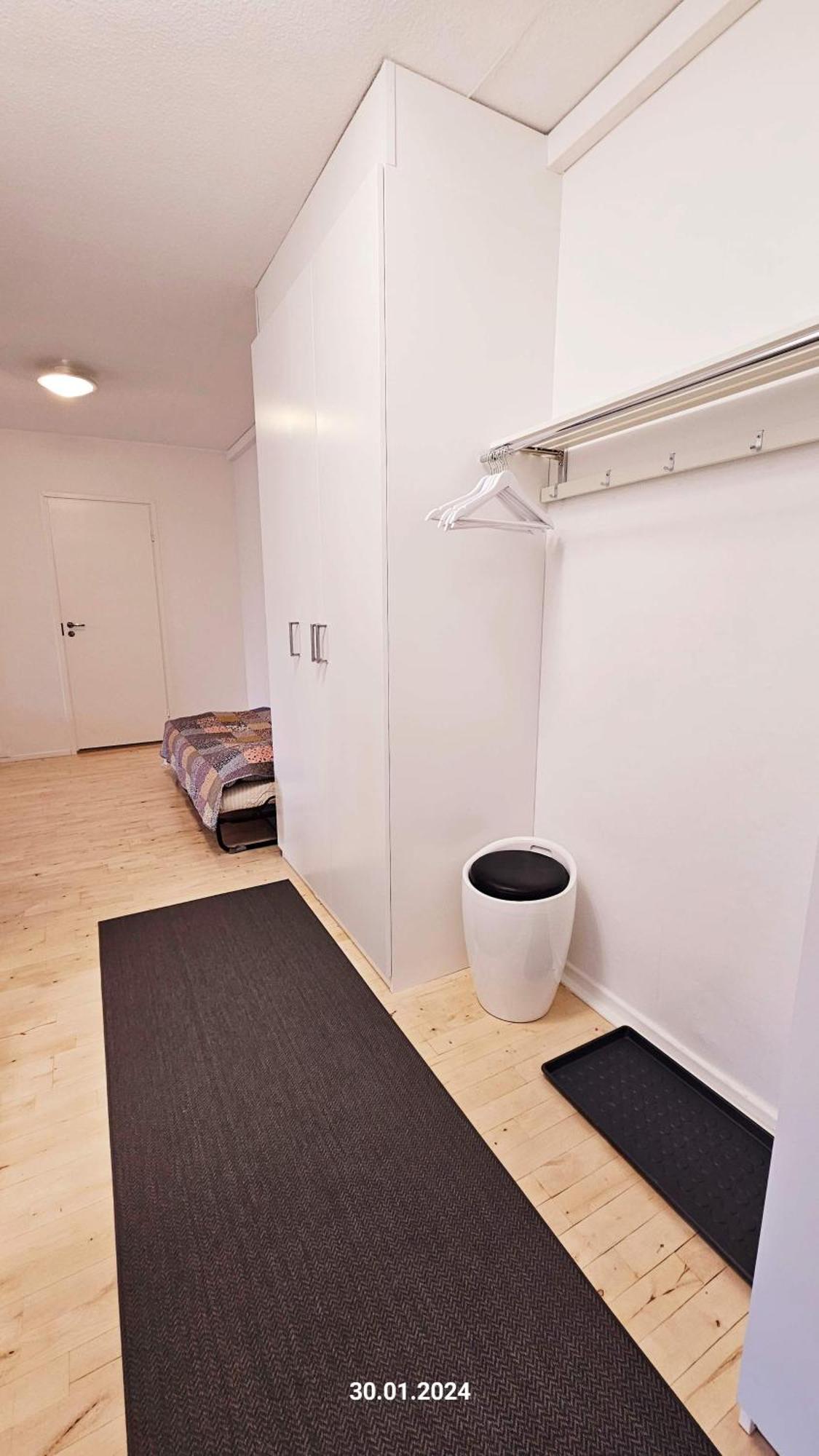 Floor 51m2, Balcony, 150 M Wifi, Free Own Parking Place, 300m Metro *