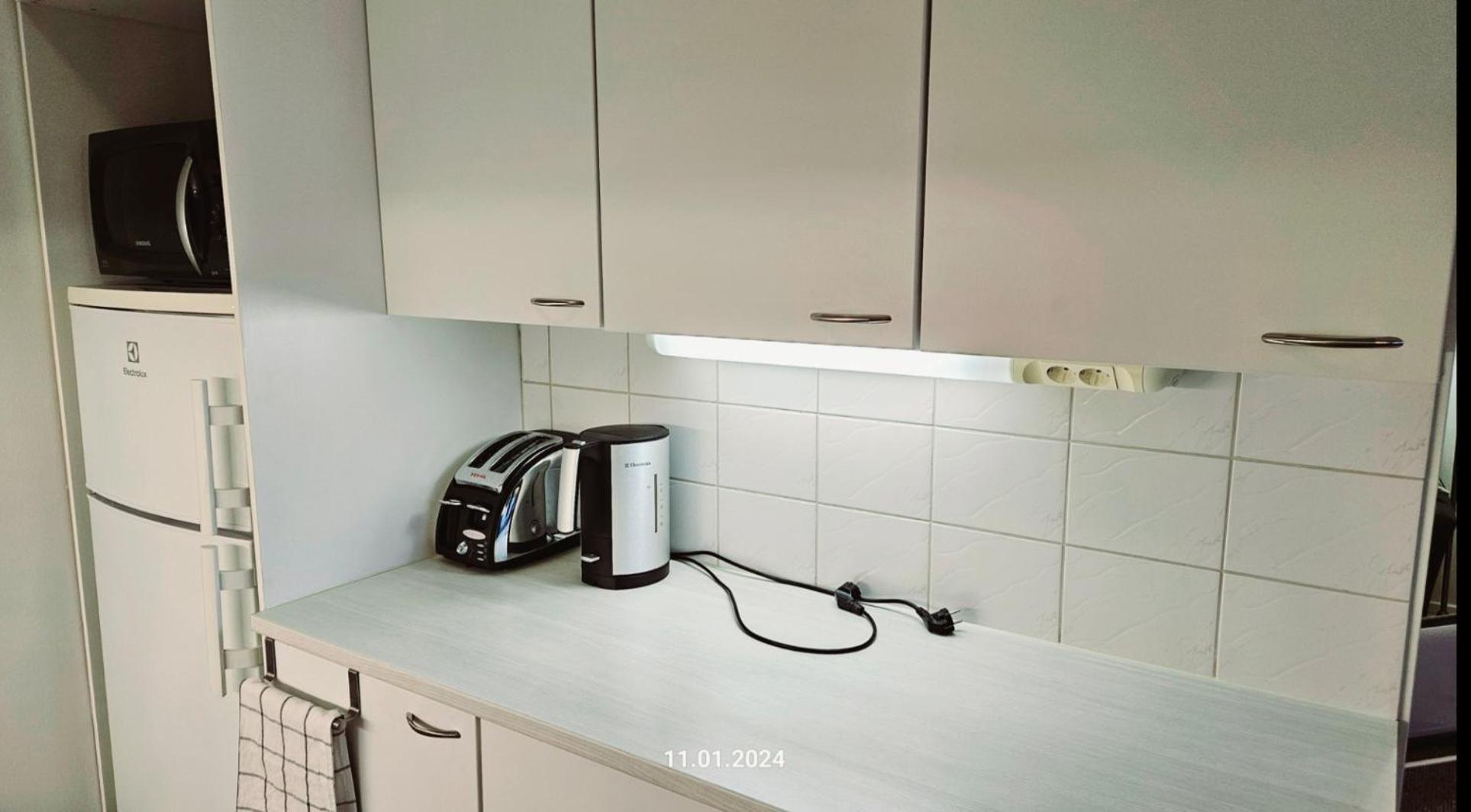 Leilighet Floor 51m2, Balcony, 150 M Wifi, Free Own Parking Place, 300m Metro Helsingfors
