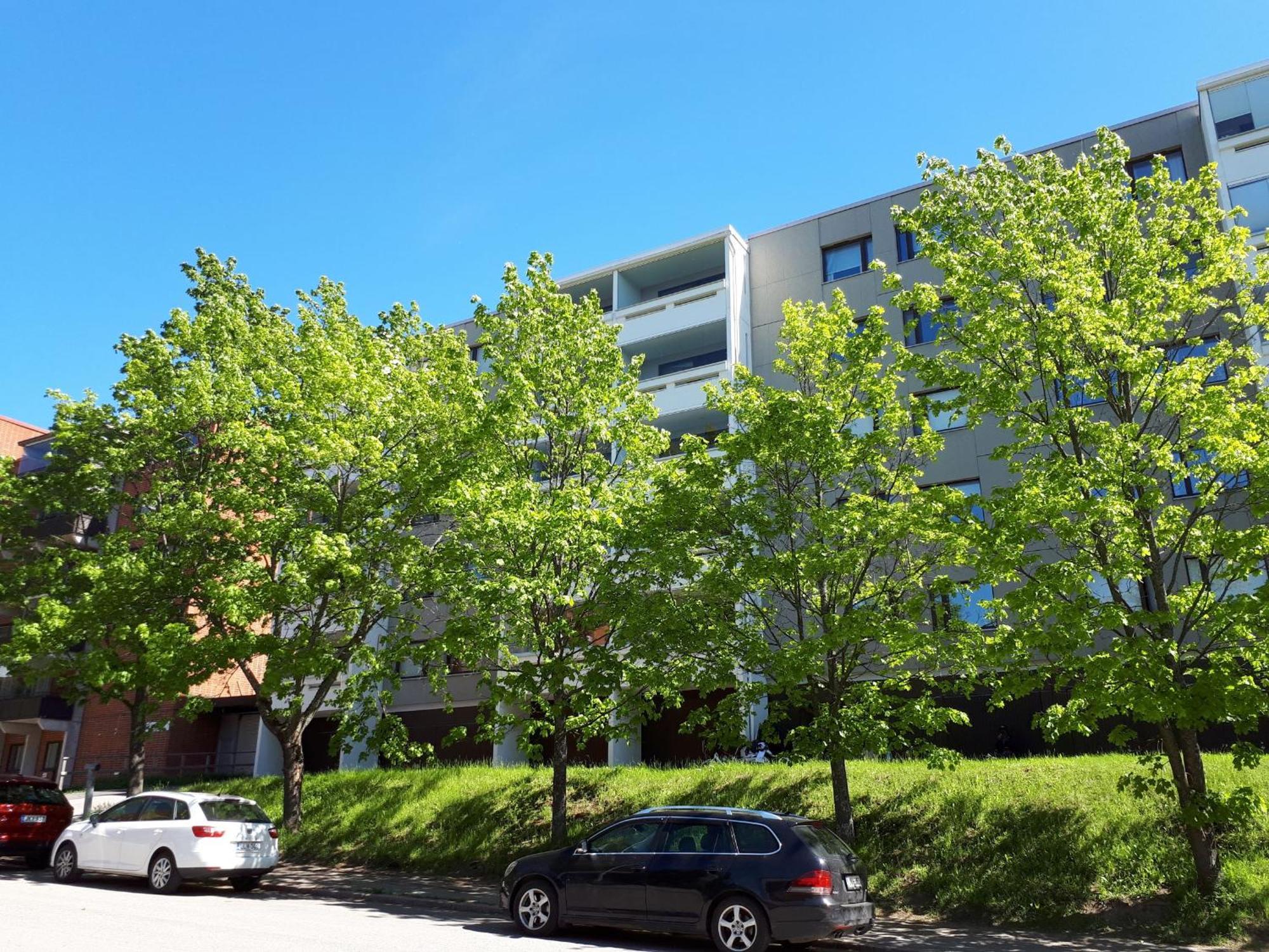 Floor 51m2, Balcony, 150 M Wifi, Free Own Parking Place, 300m Metro Helsingfors